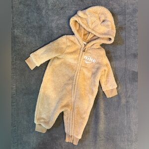 NWOT Nike Bunting - Baby Tan Sherpa Fleece Coverall One Piece - Size 3 Months